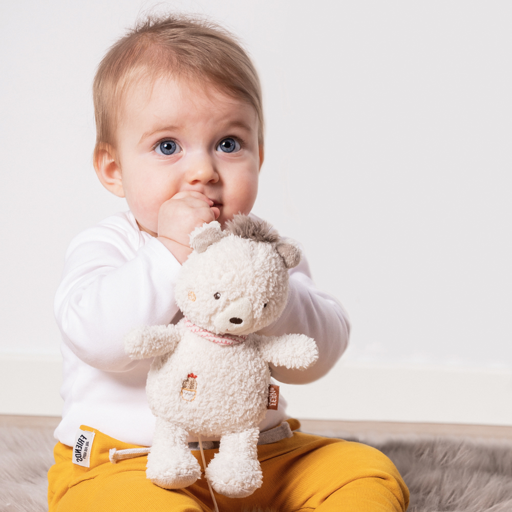 BABY FEHN Hrací hračka medvěd, Peru Medvěd