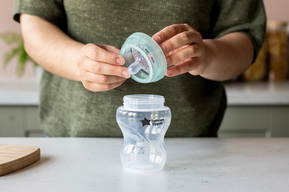 TOMMEE TIPPEE Set kojeneckých lahví advanced ANTI-COLIC, 260 ml, 3ks