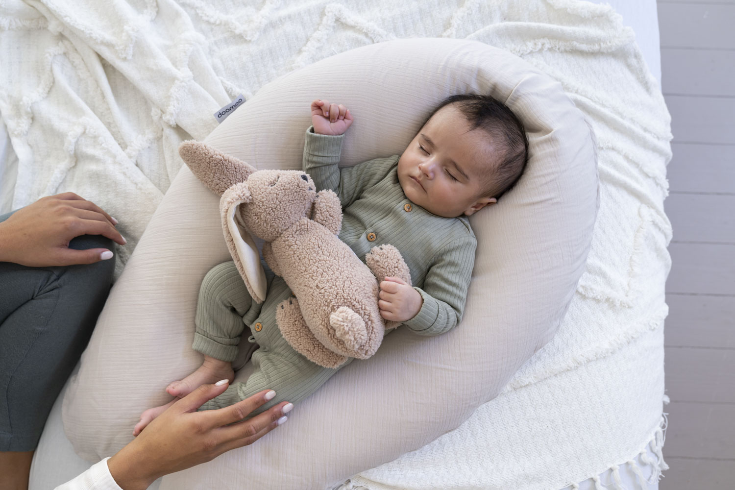 DOOMOO Comfybig multifunkční kojící polštář, Tetra Almond