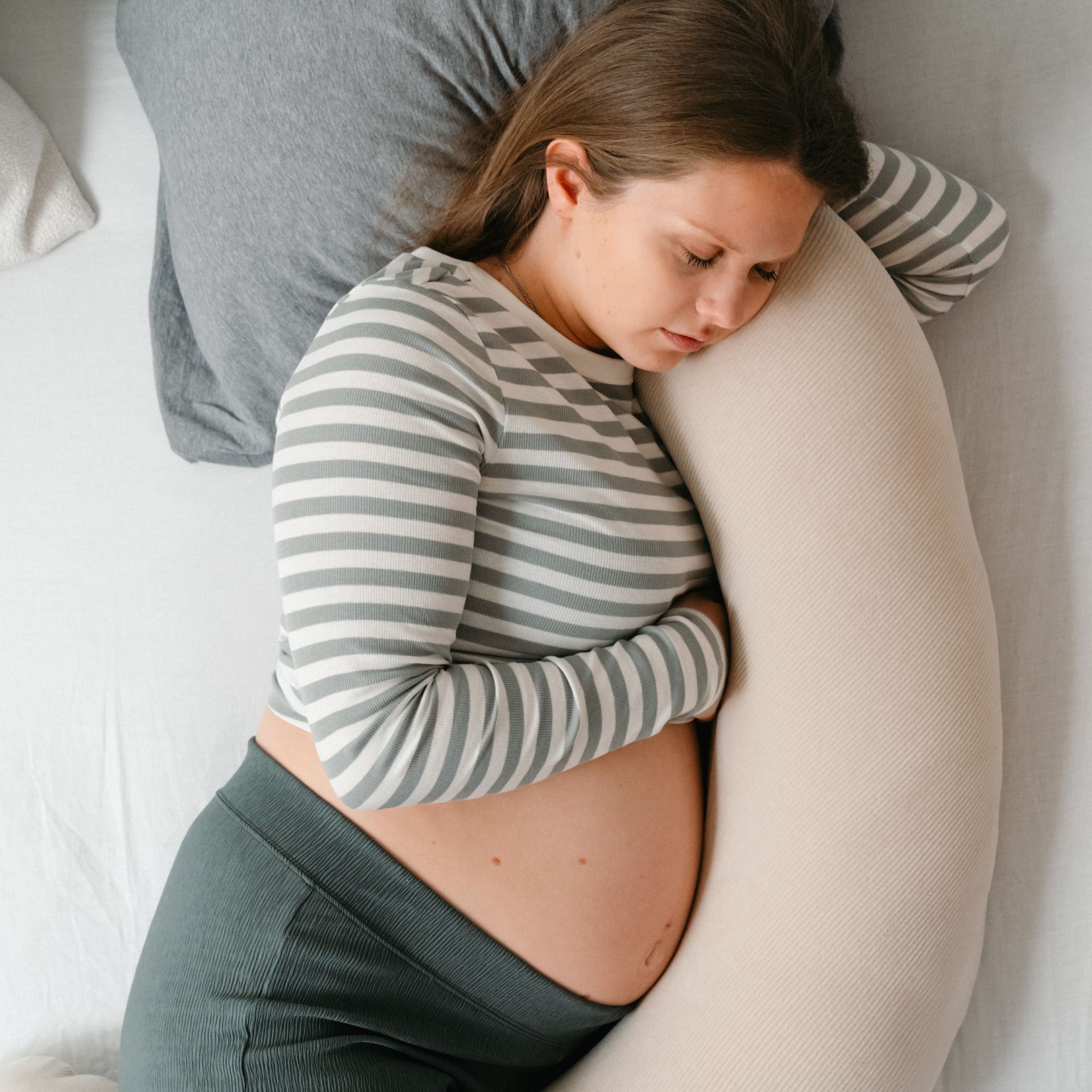 DOOMOO Buddy multifunkční kojící polštář, Corduroy Sand