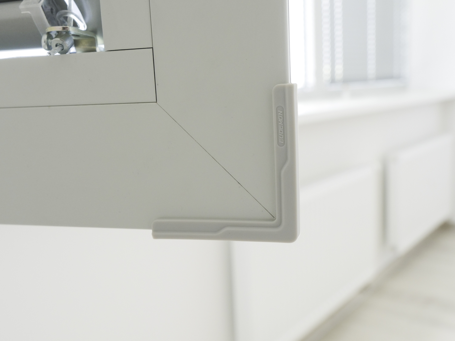 ZOPA Ochrana hran oken, grey